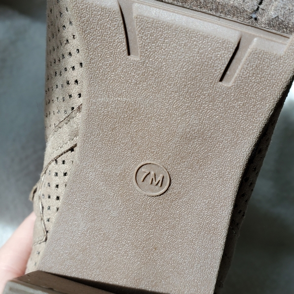 Tan booties - Picture 2 of 2